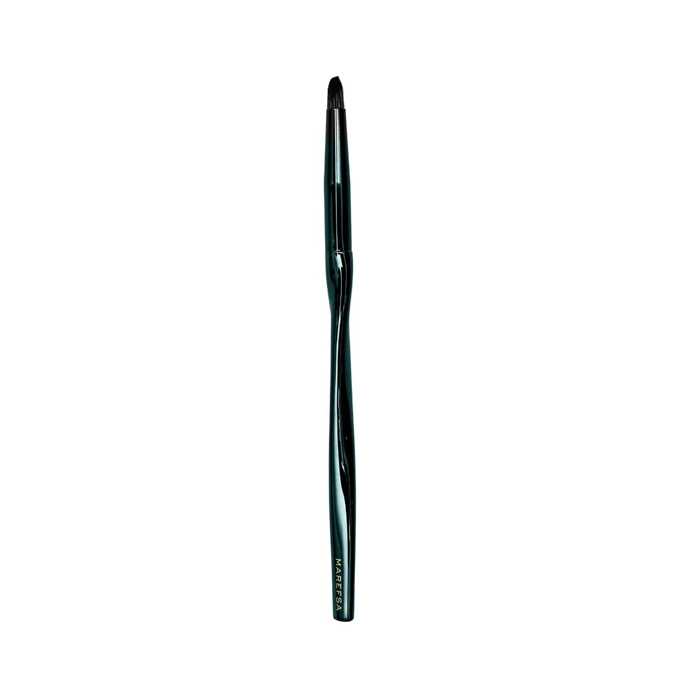 Precision lip and concealer brush